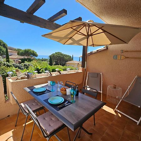 Appartement Studio Bord De Mer Terrasse Vue Mer Piscine à Sainte-Maxime Extérieur photo