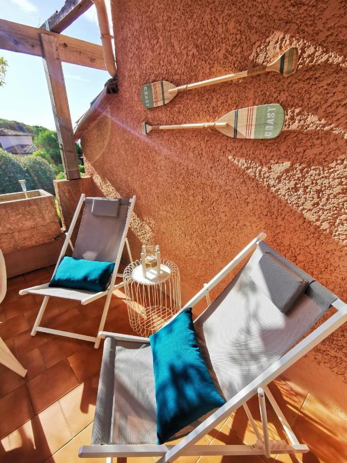 Appartement Studio Bord De Mer Terrasse Vue Mer Piscine à Sainte-Maxime Extérieur photo